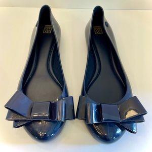 Zaxy Bow Flat Ballet Jelly Shoe in Navy, Size 8